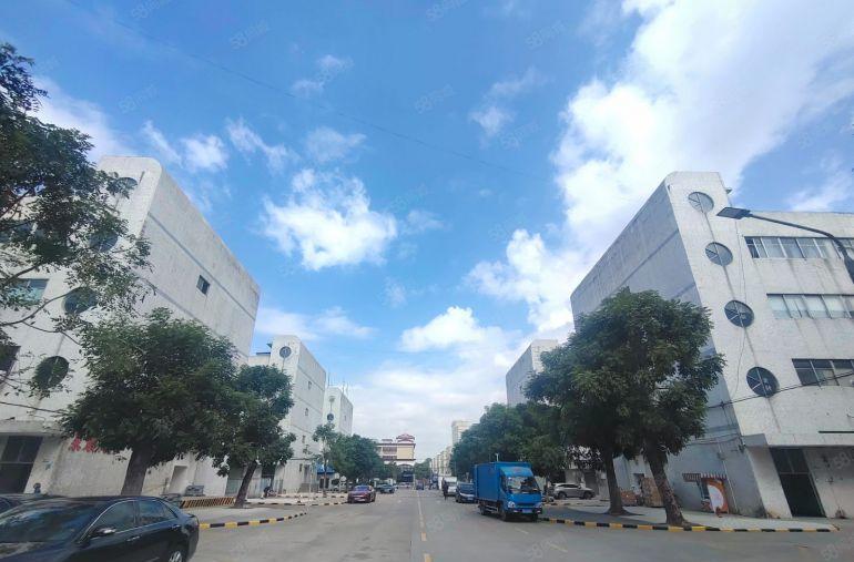 4百平起租平湖工业园楼上1800平办公室厂房仓库出租水电齐全