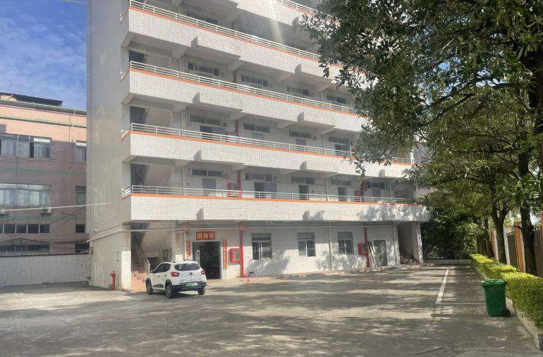 龙岗坪地中心村独院厂房8800平米可分租一楼厂房出租可办环评