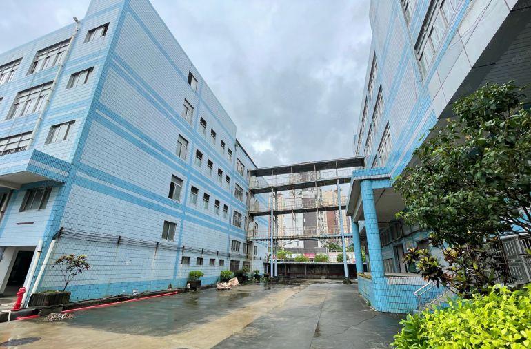 深圳横岗六约40000平方低分租 可分五个独院 双地铁口