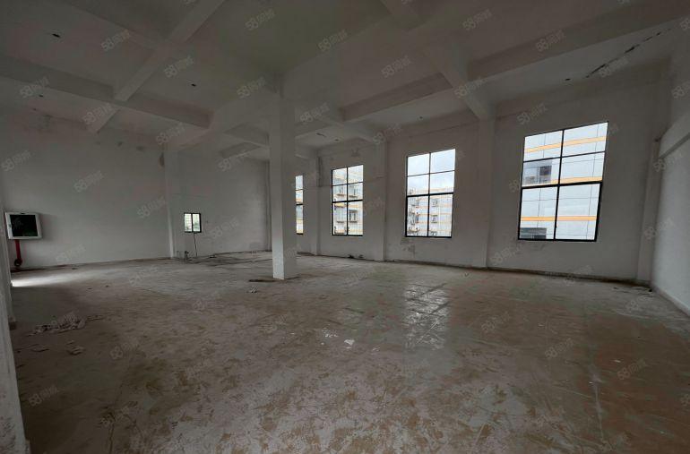 独门独院钢构标准厂房2580平仓库出租形象好空地大好招工可分