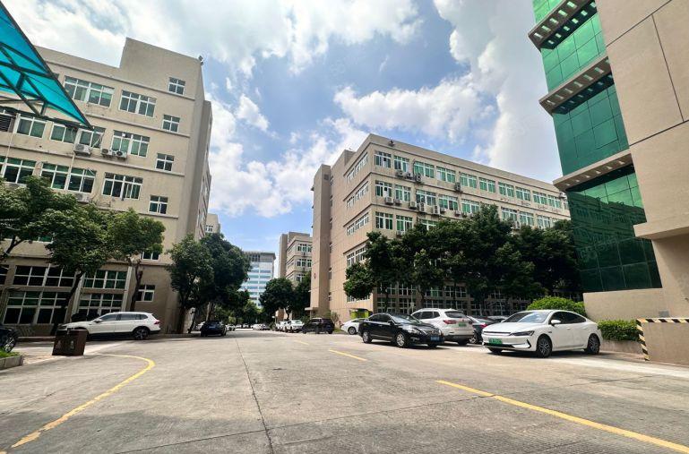 横岗六约花园式厂房仓库楼上1200平出租，带现成装修