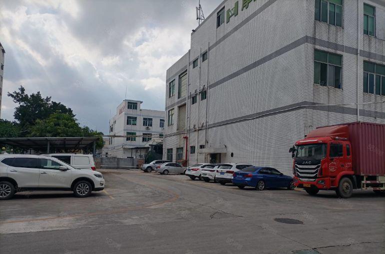 平湖辅城坳新出一楼2160平厂房仓库出租可分租交通好可办环评