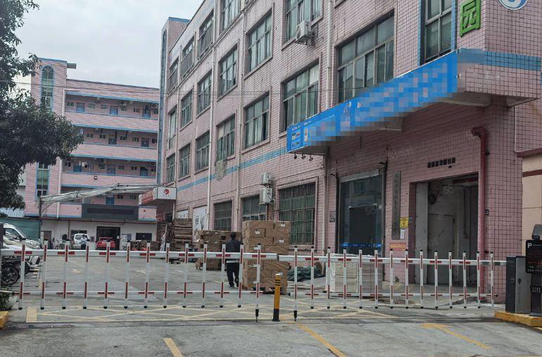 平湖独院新出二楼1700平方带现成装修厂房仓库出租交通方便