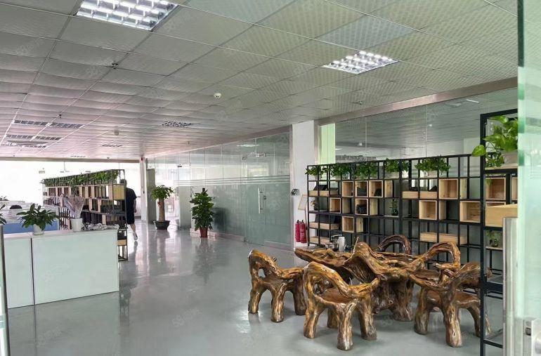 宝龙工业园区地铁口原房东红本厂房2楼500平方带装修大小可分