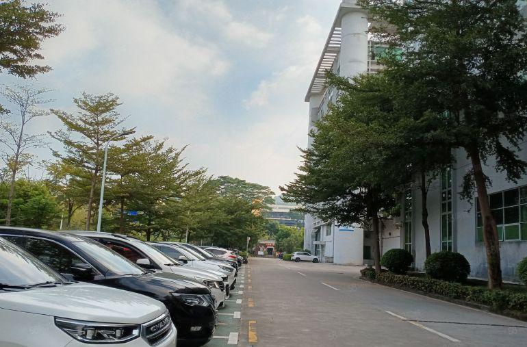 龙岗宝龙原房东科技园楼上1000平方精装修办公室厂房仓库出租