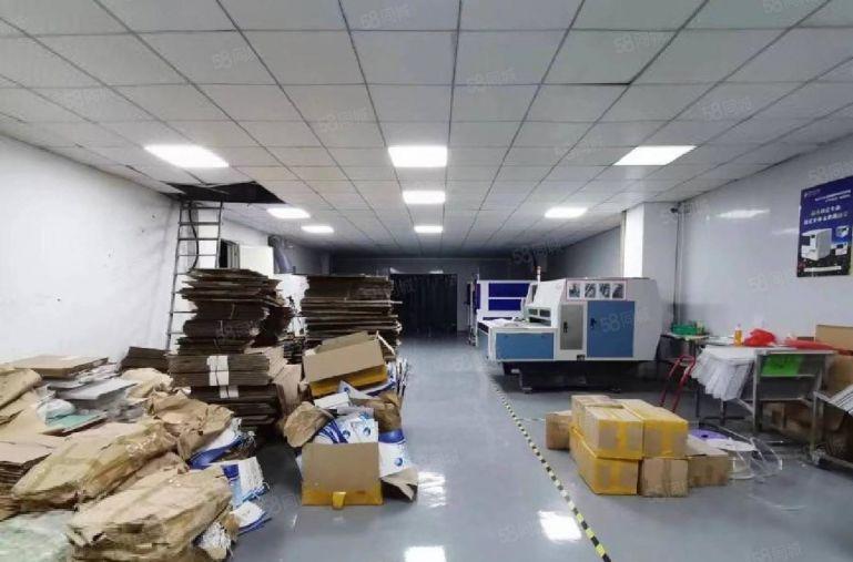 宝龙工业园新出1500平三楼精装修厂房仓库低价出租 大小分租