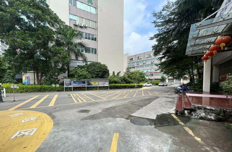 龙岗龙东上井工业区新出楼上1000平带装修厂房出租 可分租