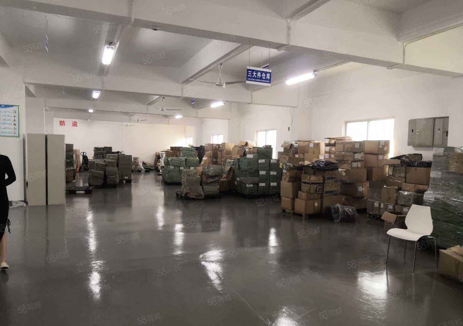 平湖华南城机荷高速出口3楼1200平方带精装修招租