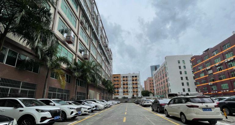 龙岗横岗原房东低价厂房出租2000平方可分租200起仓库出租