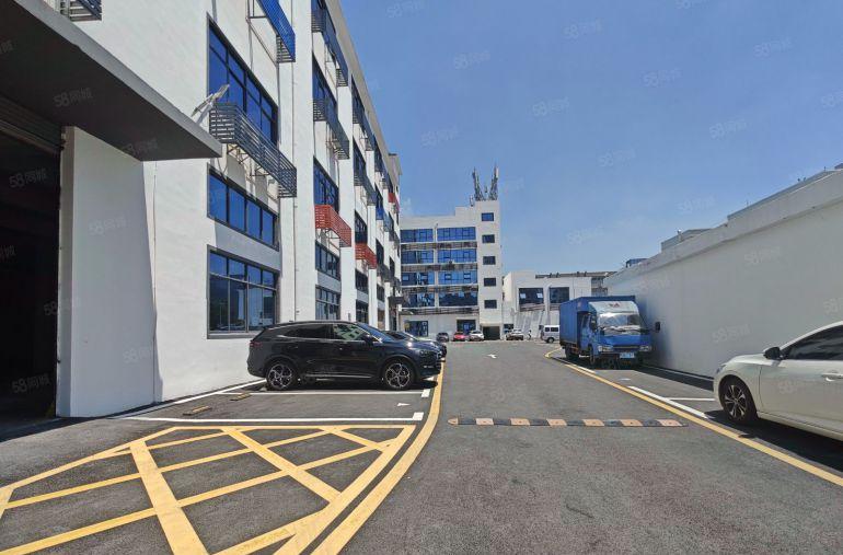 坂田地铁口电商园2000平可分租精装修办公厂房一楼仓库出租