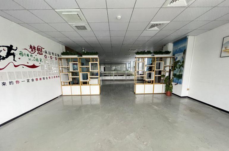 龙岗带精装修研发办公室700平带车间600平电商厂房仓库出租