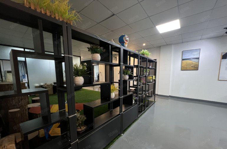 平湖辅城坳原房东实际面积厂房1200平方出租电子电商拎包入住