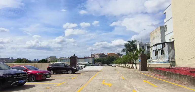 20元租龙岗独门独院厂房上下5层2100平起租赠送超大场地