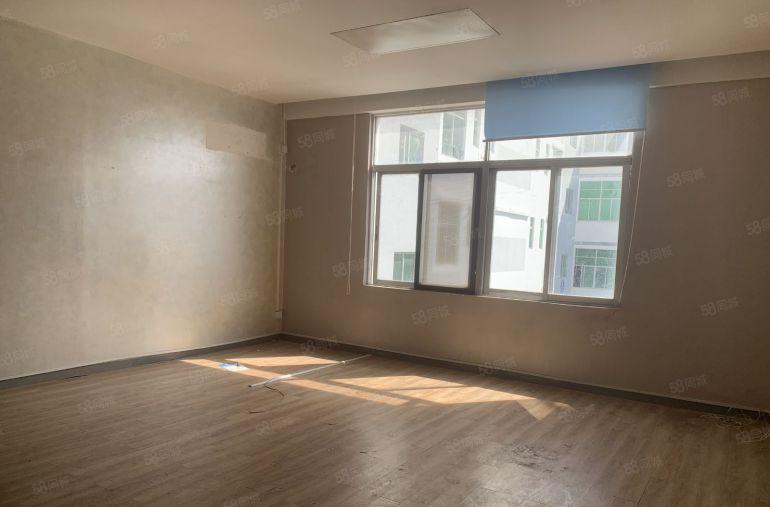 龙岗同乐地铁站附近3楼精装修1300平厂房仓库出租带装修可分