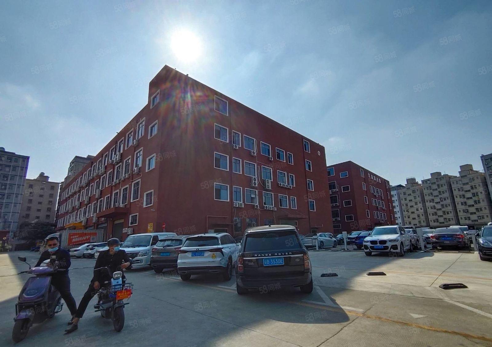 坂田贝尔站地铁站旁一楼1300平厂房出租