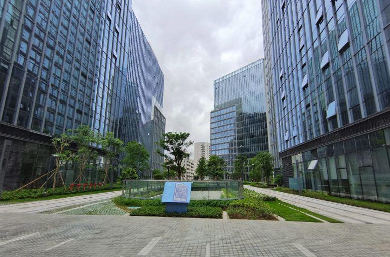 医疗研发办公基地单层1400平地铁口全景落地窗开发商直租！