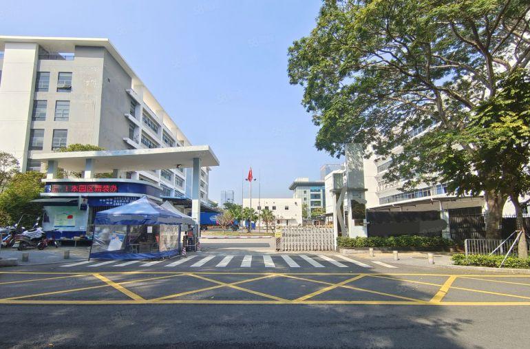 龙岗宝龙原房东大型科技园3万平带红本厂房低价出租！大小分租