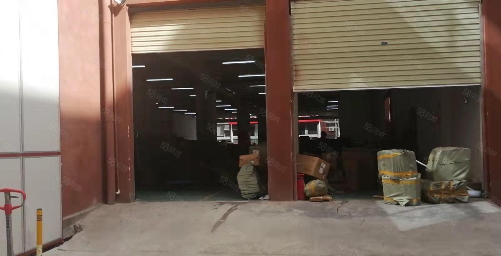 坂田10号线贝尔地铁站一楼650平，1300平厂房仓库出租