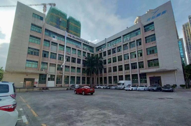 17元一楼厂房出租208平送30平阁楼龙岗中心城丨志达工业园