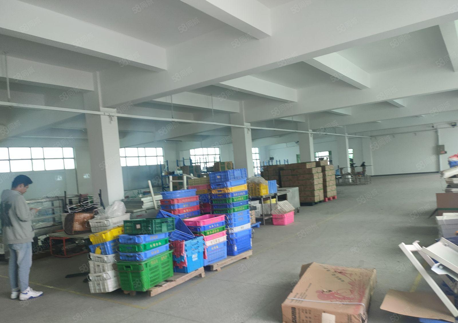 平湖富民工业区3楼1000平方厂房仓库出租