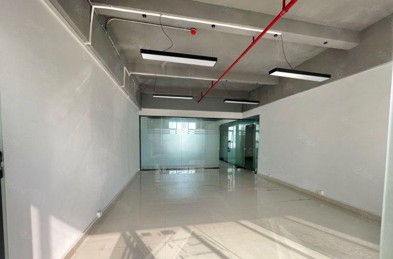 坂田北165平办公室，带2个隔间