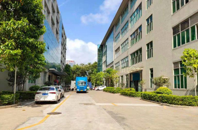 宝龙地铁口原房东科技园新出楼上2000平方实际面积厂房出租