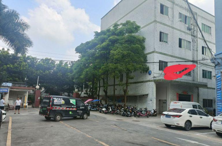 坪地中心原房东标准厂房3楼1100平带现成办公室水电装修