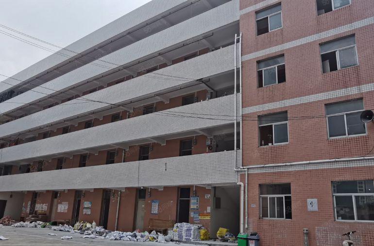 坂田 杨美地铁口 独院厂房6500平 宿舍60间厂房出租