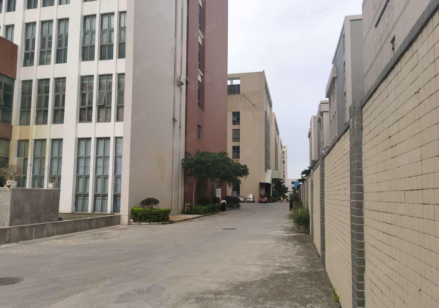 22元起租横岗六约地铁口厂房仓库2000可分租交通便利易招工