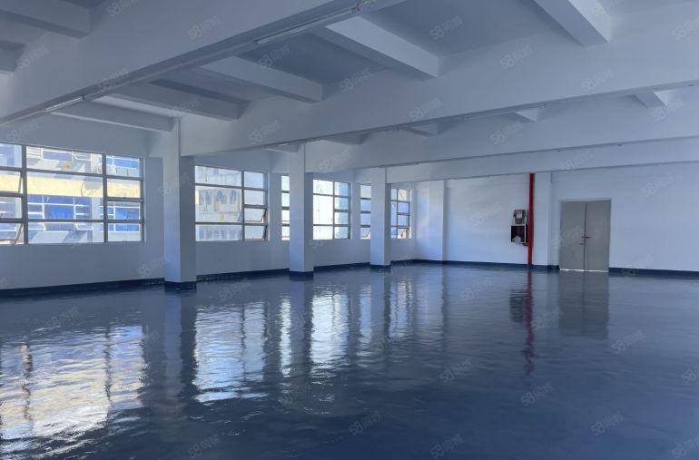 宝龙地铁口新出三楼1000平精装修厂房仓库低价出租可分租