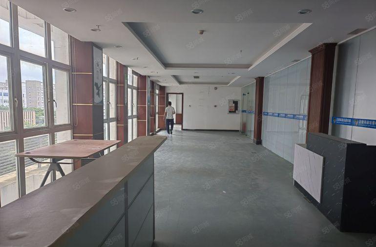 龙岗爱联电商产业园二500平精装修厂房出租报价20元 可分租