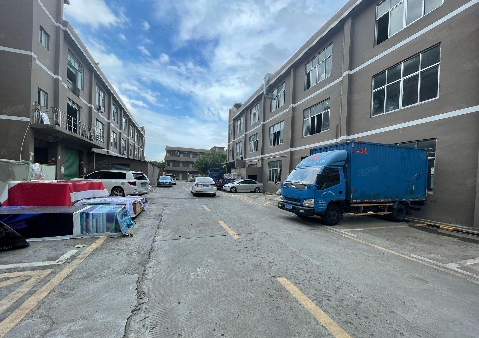 (平湖辅城坳独院厂房出租)一楼750平厂房大小分租