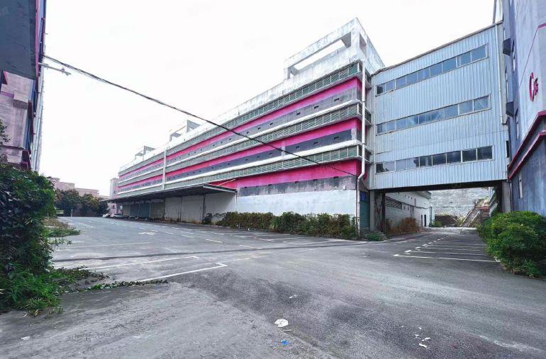 深圳龙岗一楼红本厂房出租原房东1万平米