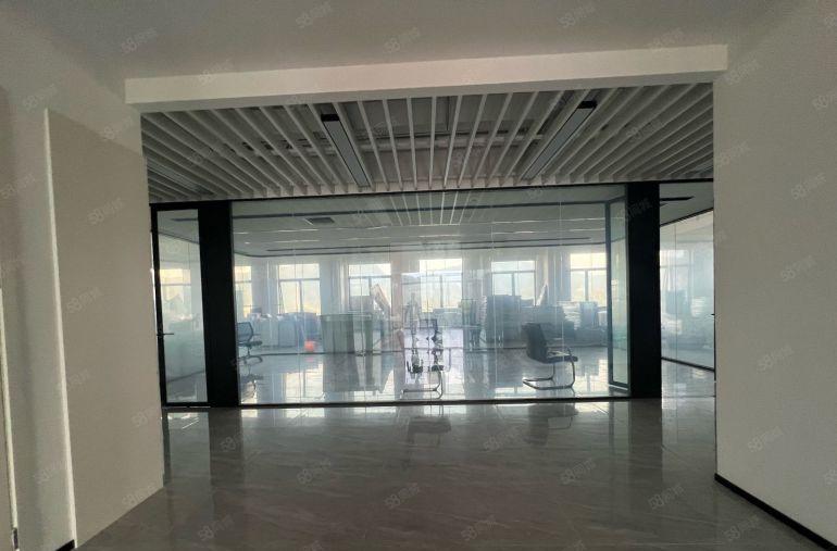 免租期一年横岗地铁口全新生产研发厂房2400平方出租带补贴