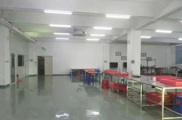 龙岗平湖华南城地铁口2000平厂房出租100平分租带办公装修