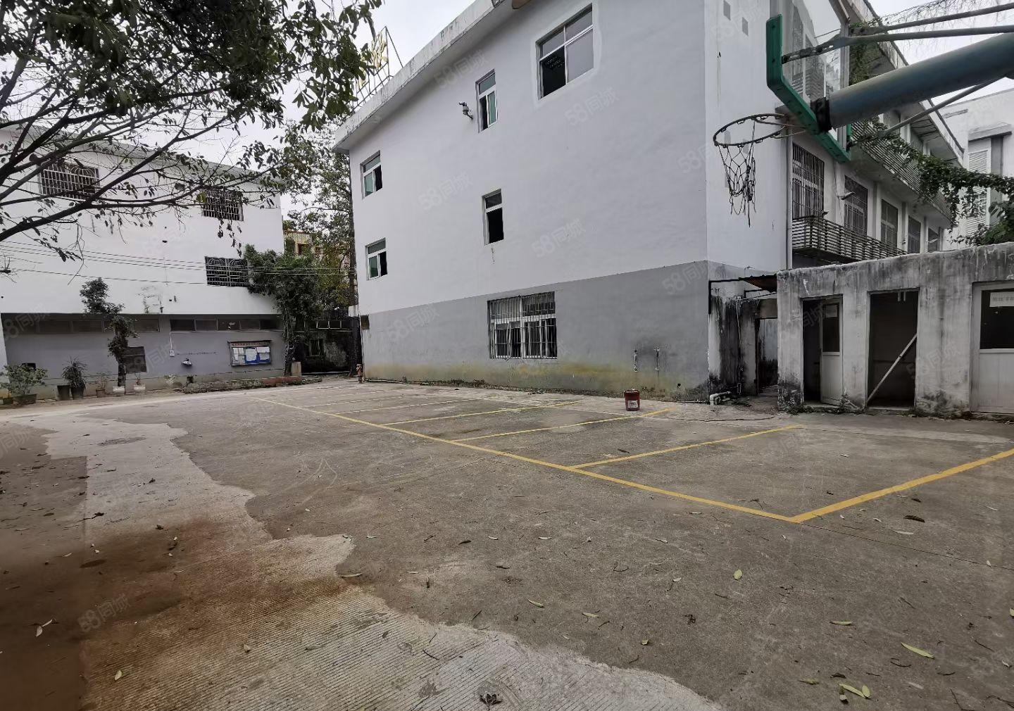 龙岗地铁口一楼厂房450平方米楼上700平方米可不配宿舍