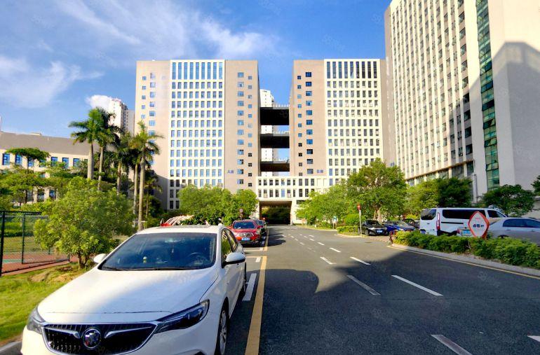 宝龙地铁口原房东3楼200平方精装修办公室厂房仓库大小可分租