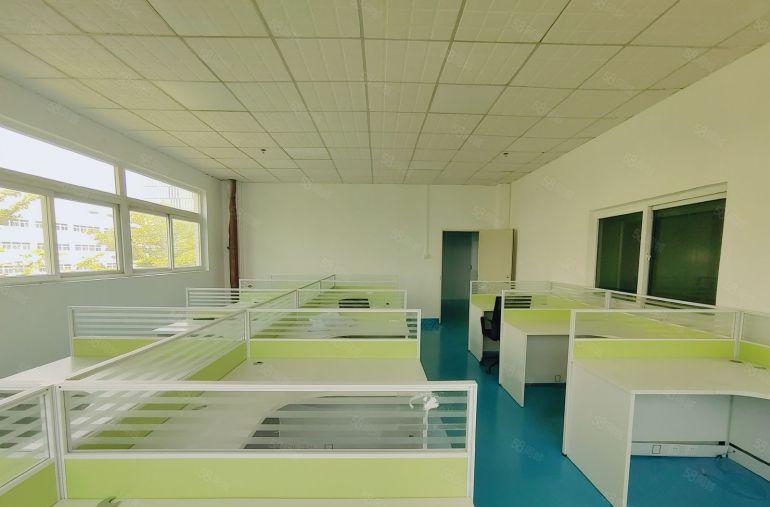 4百平起分租平湖工业园新出楼上1500平厂房仓库出租水电齐全