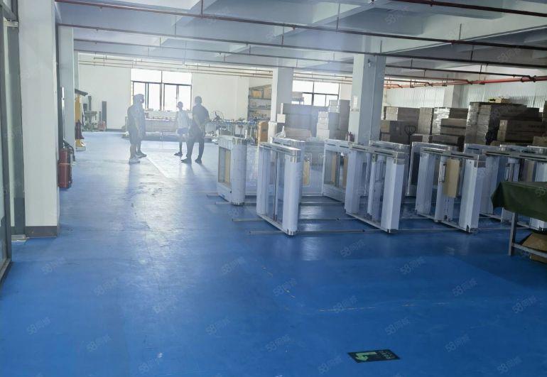 宝龙地铁口原房东楼上现成装修1000平办公室厂房低价出租