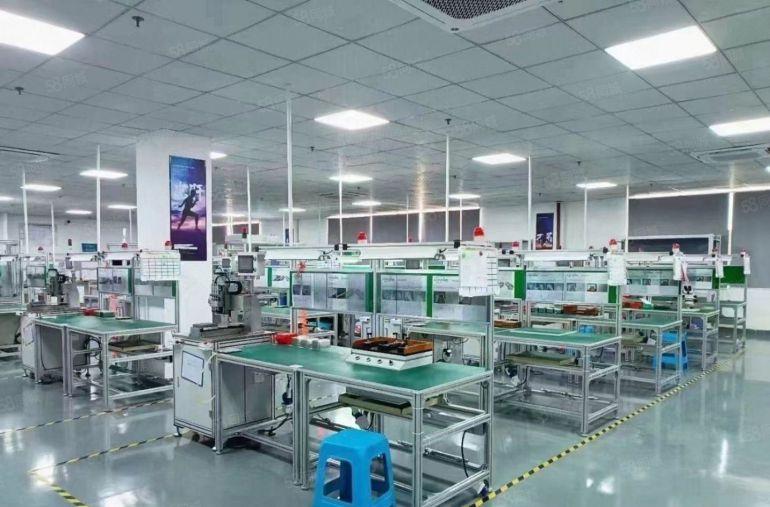 龙岗横岗六约工业园区原房东楼上1000平带现成精装修厂房出租