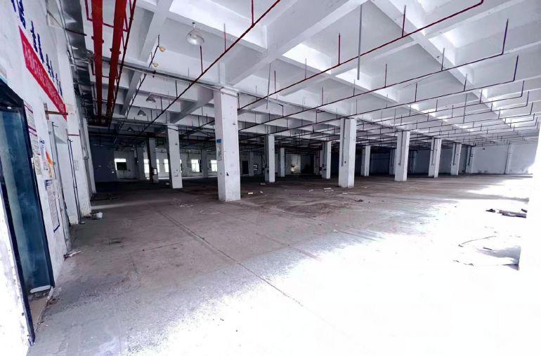 深圳龙岗带卸货平台一楼厂房出租