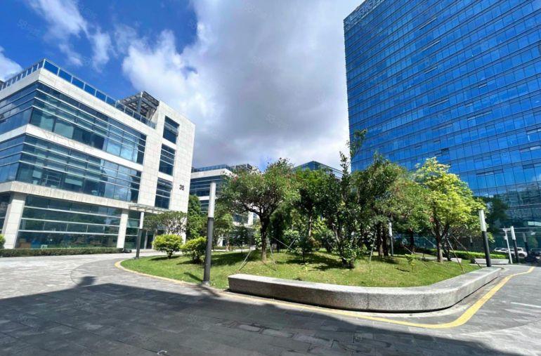 龙岗坂田布吉高速口红本直租总部办公独栋3900平厂房可分租