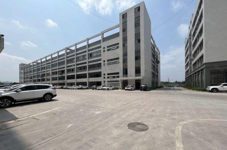 深圳布吉原房东楼上2600平出租，水电到位