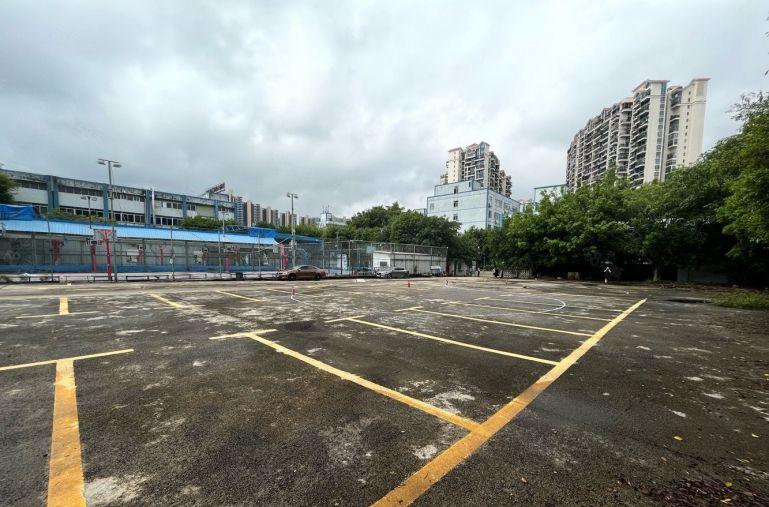 布吉1楼2楼各2000平厂房出租可分租不限行业原房东带红本