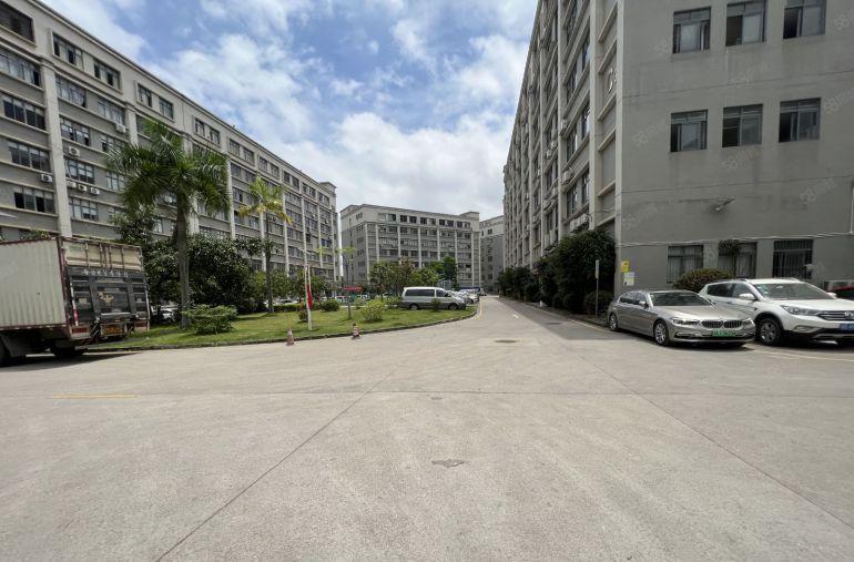 布吉上李朗地铁口原房东实际面积1480平方厂房出租带卸货平台