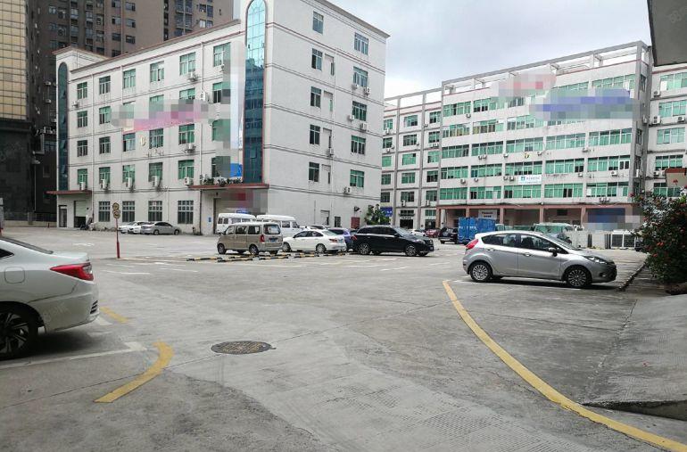 布吉李朗楼上红本厂房1000平出租，带装修 可分租