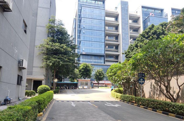 布吉新出无尘车间厂房1200平出租，全新装修带现成空调设备