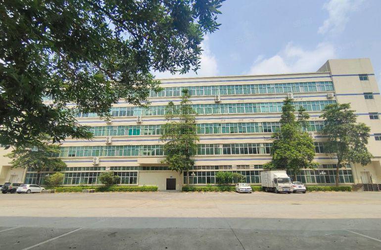 布吉楼上2000平原房东红本厂房招租，自带环评，500起分。