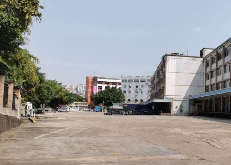 布吉，红本厂房2万平大小可分组独院厂房可办环评交通便利