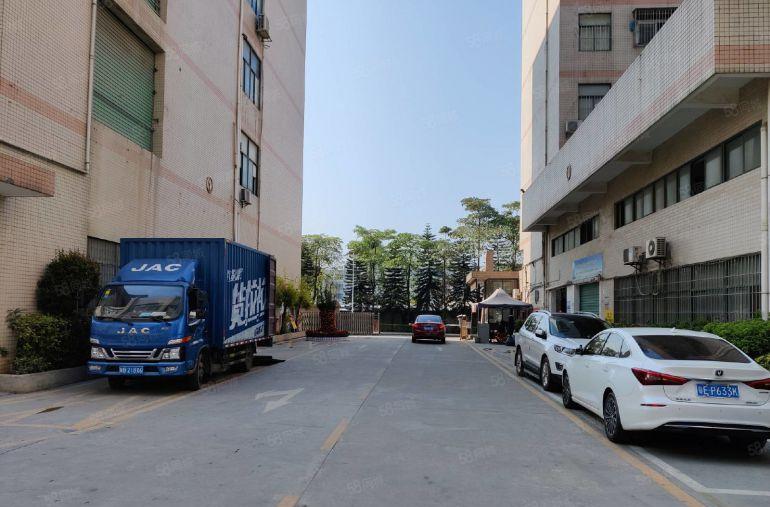 布吉李朗一楼厂房仓库2000平出租，层高6米带现成办公室